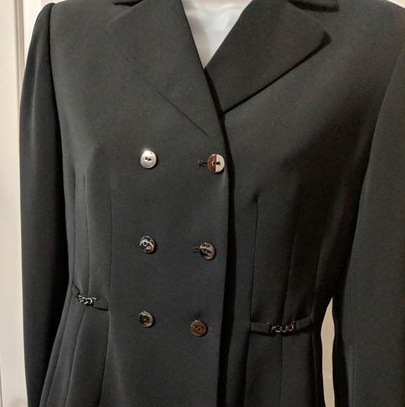 Tahari Jackets & Blazers - TAHARI black blazer